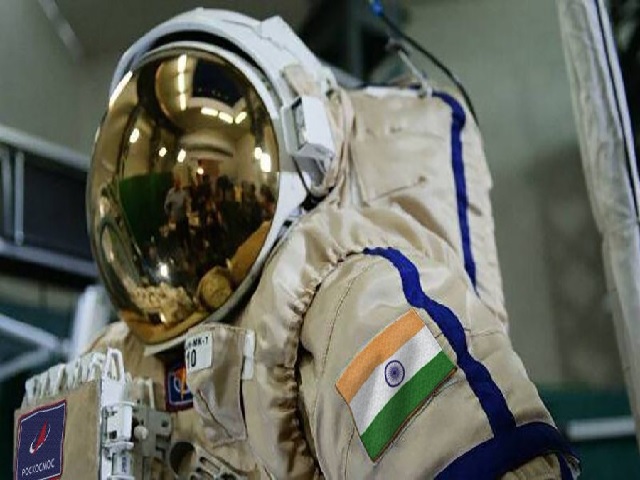 Indian cosmonauts resume training in Russia